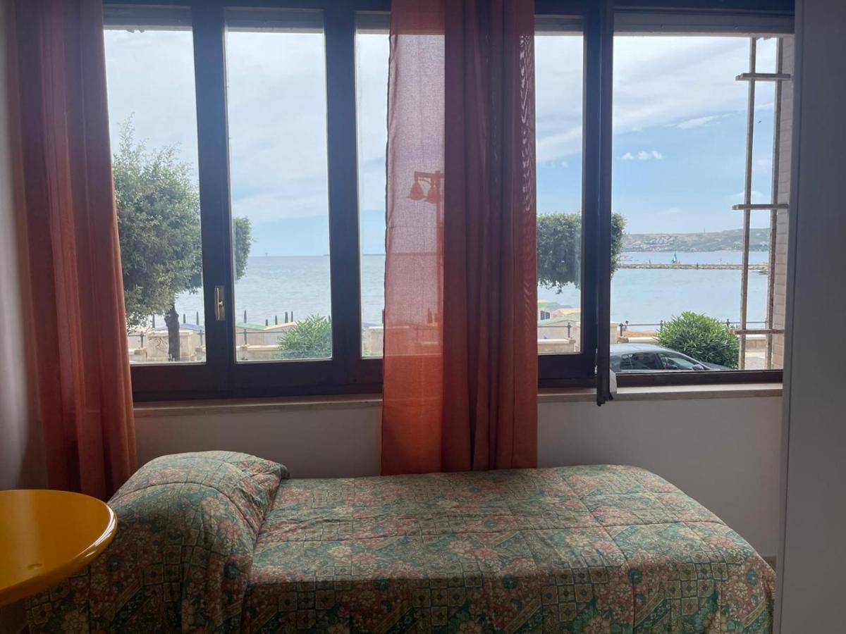 La Finestra Sul Mare B&B Кротоне Экстерьер фото