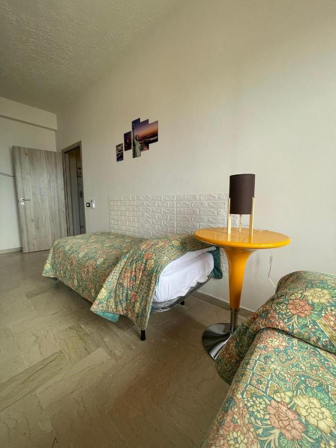 La Finestra Sul Mare B&B Кротоне Экстерьер фото