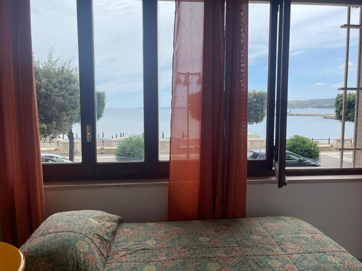 La Finestra Sul Mare B&B Кротоне Экстерьер фото