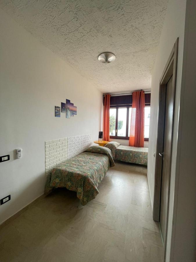 La Finestra Sul Mare B&B Кротоне Экстерьер фото