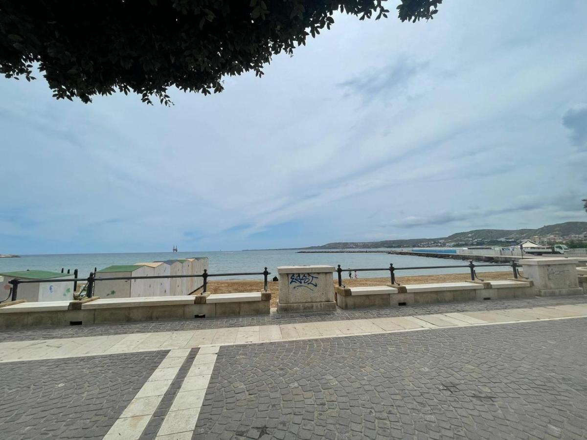 La Finestra Sul Mare B&B Кротоне Экстерьер фото